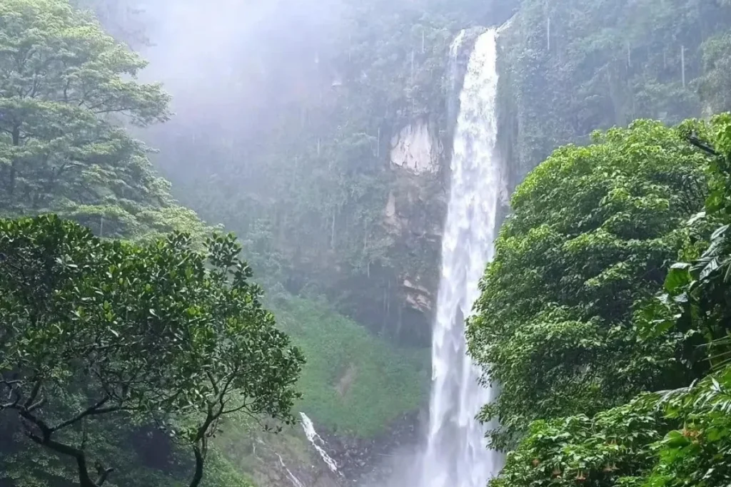 La cascade de Grojogan Sewu