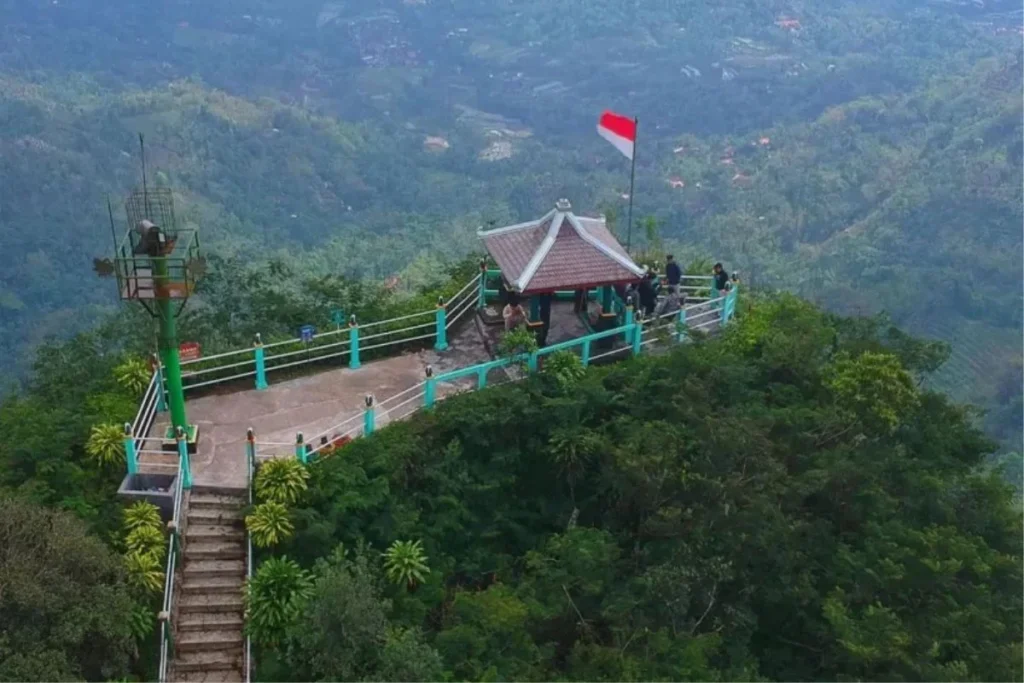 Randonnée au pied de Suroloyo