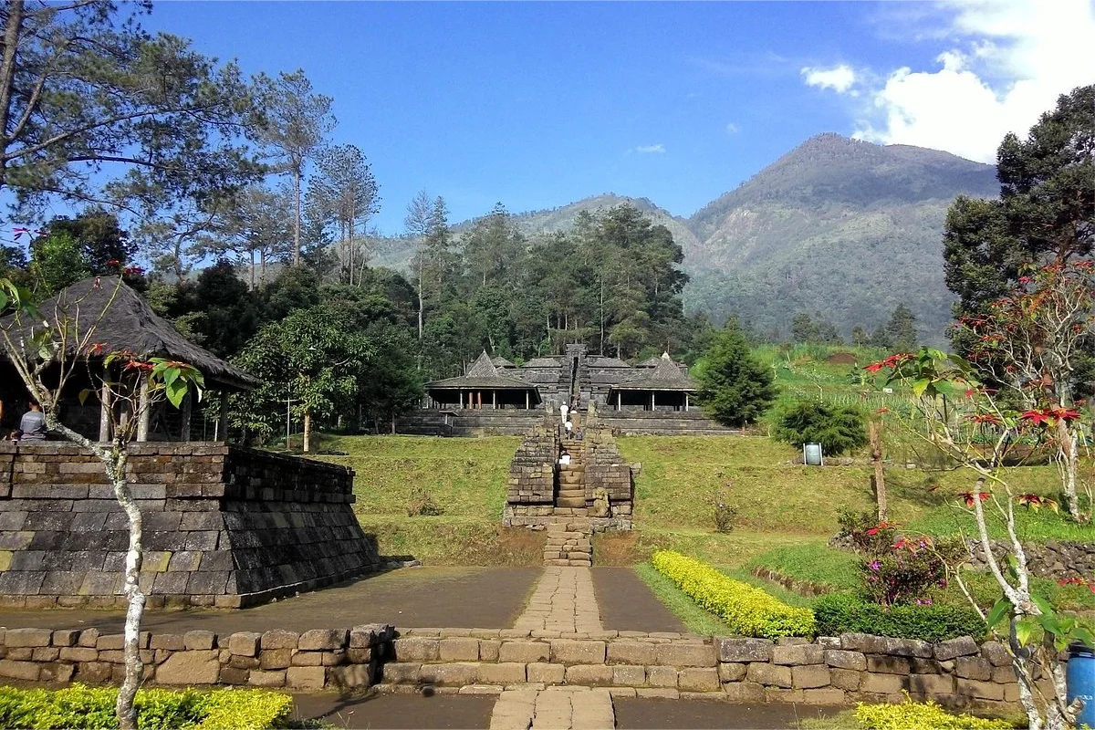 Les Temples de Cetho et Sukuh