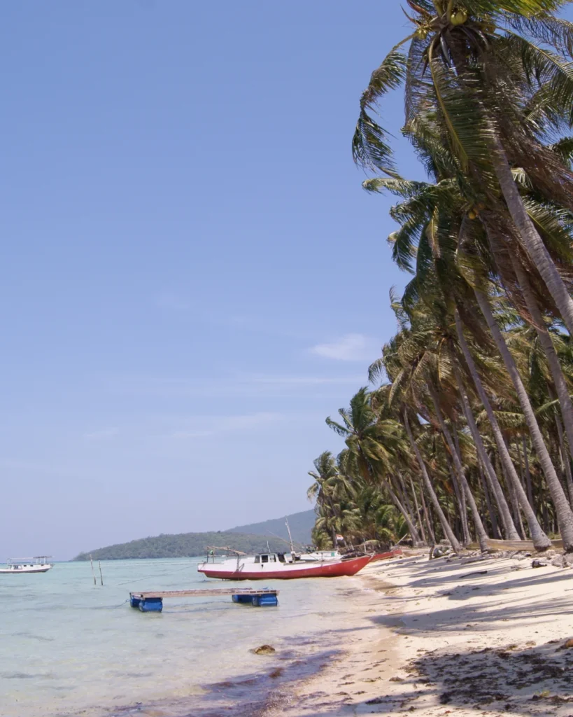 Barakuda beach karimun jawa